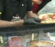 Ankara’da 1 liraya satılan tavuk döner ve ayrana vatandaşlardan yoğun ilgi