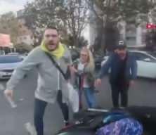 Ataşehir'de motosikletliye tekme-tokatlı saldırı: ‘Nasıl küfür edersin’