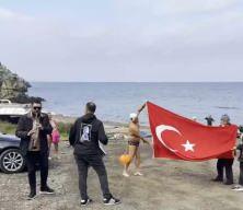 Çılgın yüzücünün Türkiye finali: 66 yaşındaki Tammi Saros’ta vedalaştı, davul zurnayla Yunanistan’a uğurlandı