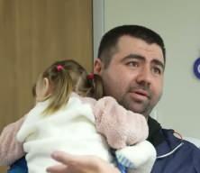 Karaciğer yetmezliğiyle doğdu, annesinin fedakarlığıyla hayata tutundu