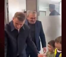 Kerem Aktürkoğlu gönülleri fethetti! ilkokul öğrencisinin dileğini yerine getirdi