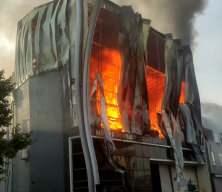 Kocaeli'ndeki parfüm imalathanesinde korkunç patlama!