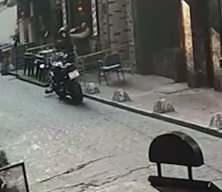 Önüne gelene kurşun yağdırdı! İstikal caddesindeki dehşet anları güvenlik kamerasında