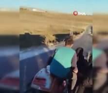 Yol videosu çekmek isteyen gençler kaza yaptı! O anlar sosyal medyada viral oldu