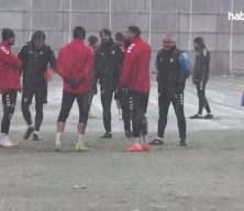 1. Lig ekibi kar yağışı altında antrenman yaptı