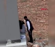 Maganda tartıştığı kadını çantayla dövdü