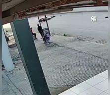 Hatay’da başıboş sokak köpeğine çarpan motosikletli metrelerce sürüklendi