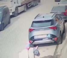 Pendik'te şoförünün direksiyon başında uyuduğu iddia edilen tır 5 araca birden çarptı