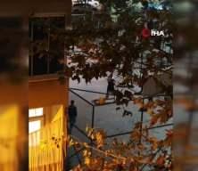 Sultangazi'de gençler tekmeli yumruklu kavga etti