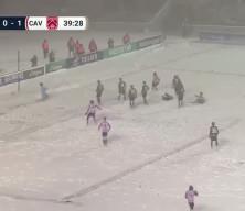 Tekrar tekrar izlemelik! Kar yağışı altında röveşata golü