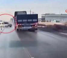 Bakan Yerlikaya, açıklamasını, "Kazada yaralanan vatandaşlarımıza acil şifalar diliyorum" sözleriyle tamamladı.