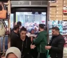 Bursa'da indirim çılgınlığı! Mağazaya resmen akın ettiler