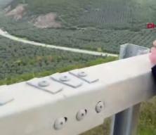 Bursa'da kağıt yüklü TIR, uçurumdan yuvarlandı: 2 ölü