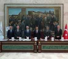 Şahinbey Belediyesi'nden müjdesi: 168 öğrenci umreye gönderiliyor 