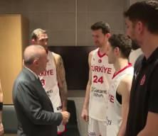 Cumhurbaşkanı Erdoğan, A Milli Erkek Basketbol Takımı'nı tebrik etti