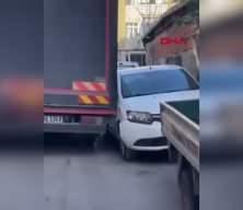 Fatih'te kamyon park halindeki araçlara çarparak sokaktan geçti
