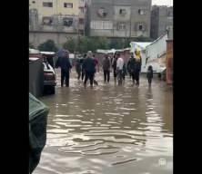 Gazze'de çadırlar su altında kaldı! 