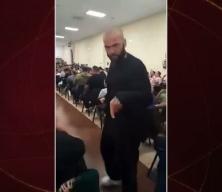  Hapisten çıktı, kiliseye girdi! Dünyaca ünlü oyuncusu kilisede vaaza başladı