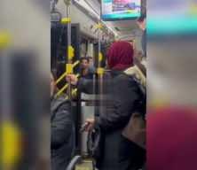 İstanbul'da skandal olay: Otobüste yolcuların içinde tuvaletini yaptı!