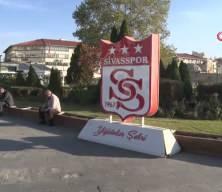 Sivas'ta futbolcu kaçtı ortalık karıştı!