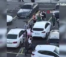 Adliye önü boks ringine döndü: İki aile yumruk yumruğa kavga etti