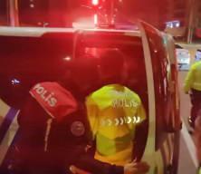 Aksaray'da alkollü sürücü önce makam aracına çarptı, sonra kaçmaya kalkıştı