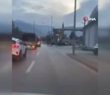 Bursa'da bisikletle tehlikeli hareketler yapan şahıs kamerada