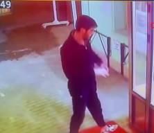 Cami kapısını yumruklayan şahıs hakkında karar açıklandı