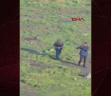 Facia ucuz atlatıldı! Silahla oyun oynayan çocuklar yürekleri ağza getirdi