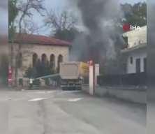 Hareket halindeki hafriyat kamyonu alev topuna döndü!
