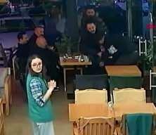 İçtiği çay az kalsın hayattan koparıyordu! Saniyelerle yarış kamerada