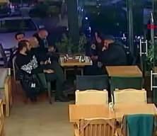 İçtiği çay az kalsın hayattan koparıyordu! Saniyelerle yarış kamerada