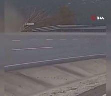 İşçileri taşıyan minibüs şarapole uçtu