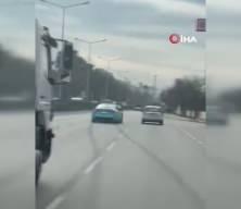 İzmir'de drift pahalıya patladı, 2 araç trafikten men edildi!