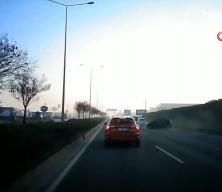 Makasa giren atan magandanın sebep olduğu kaza kamerada!