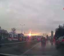 Maltepe’de havalimanı personelini taşıyan servis minibüsü devrildi