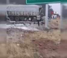 TAG Otoyolu'nda çarpışan 3 tır yandı