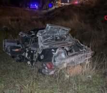 Uşak'ta otomobil şarampole devrildi: 2 ölü, 1 yaralı