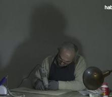 40 yıl hekimlik yaptı, şimdi oltu tozuyla ahşap oymacılığında çığır açıyor!