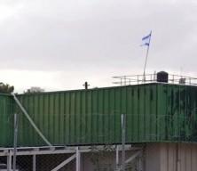 Doğu Kudüs'te baskın düzenlenen UNRWA merkezine İsrail bayrağı çekildi