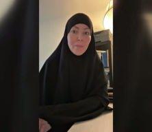 Hanna Hansen, başörtüsü taktıktan sonra artan baskının bedelini ödüyor