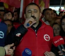 İzmir’de belediye işçileri eylemin ikinci gününde meşalelerle yürüdü