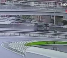 Kocaeli'de feci kaza! Otomobilin taklalar attığı o anlar saniye saniye kamerada