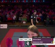 Milli dartçı Zehra Gemi Dünya Dart Şampiyonası'nda altın madalya kazandı