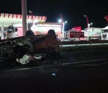 Otomobil tıra arkadan çarpıp takla attı: 1 ölü, 1'i ağır 3 yaralı