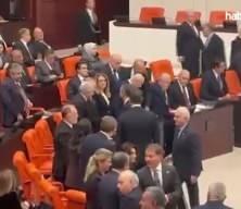 Özgür Özel ve DEM Partililer Devlet Bahçeli ile tokalaştı