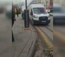 Ankara'da sahipsiz sokak köpeklerini toplayan ekiplere hakaret ettiler