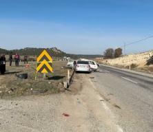 Uşak'ta iki otomobilin çarpıştığı kazada yaşlı çift öldü