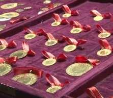 Altın piyasasındaki hareketlilik devam ediyor, altın yine zirveye tırmanıyor