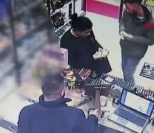 Avcılar'da alışveriş yaptı, 'İBAN'la &ouml;dedim' diyerek ka&ccedil;tı